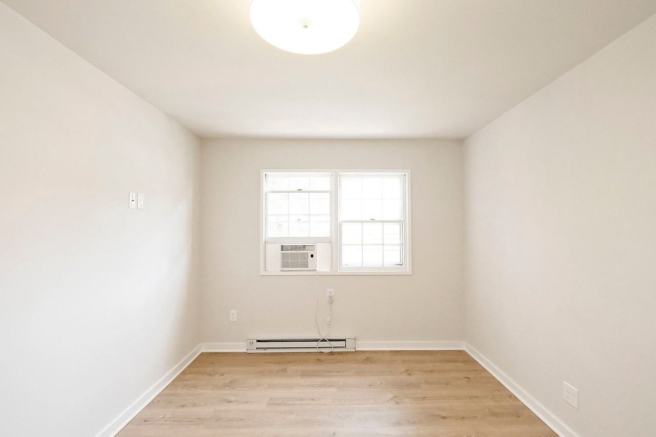 2114 Ivy Rd #6 - Photo 6 of 11