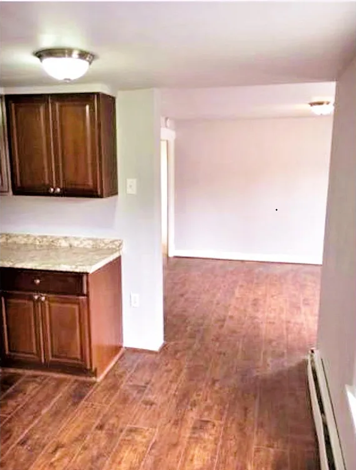 326 N Charlotte St - Photo 4 of 6