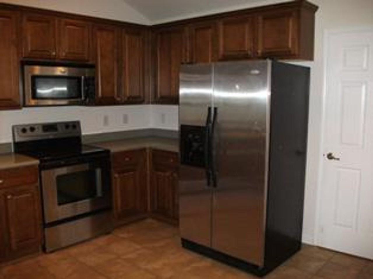 246 Vesta Dr - Photo 4 of 14