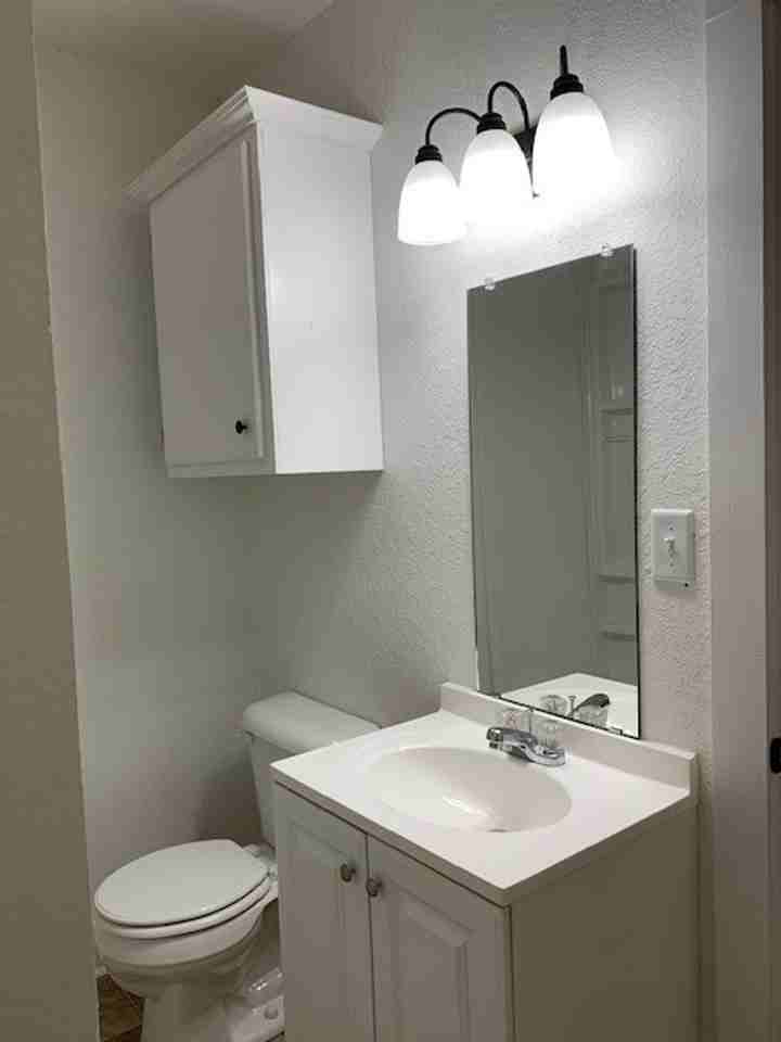 1715 Division St - Photo 5 of 6