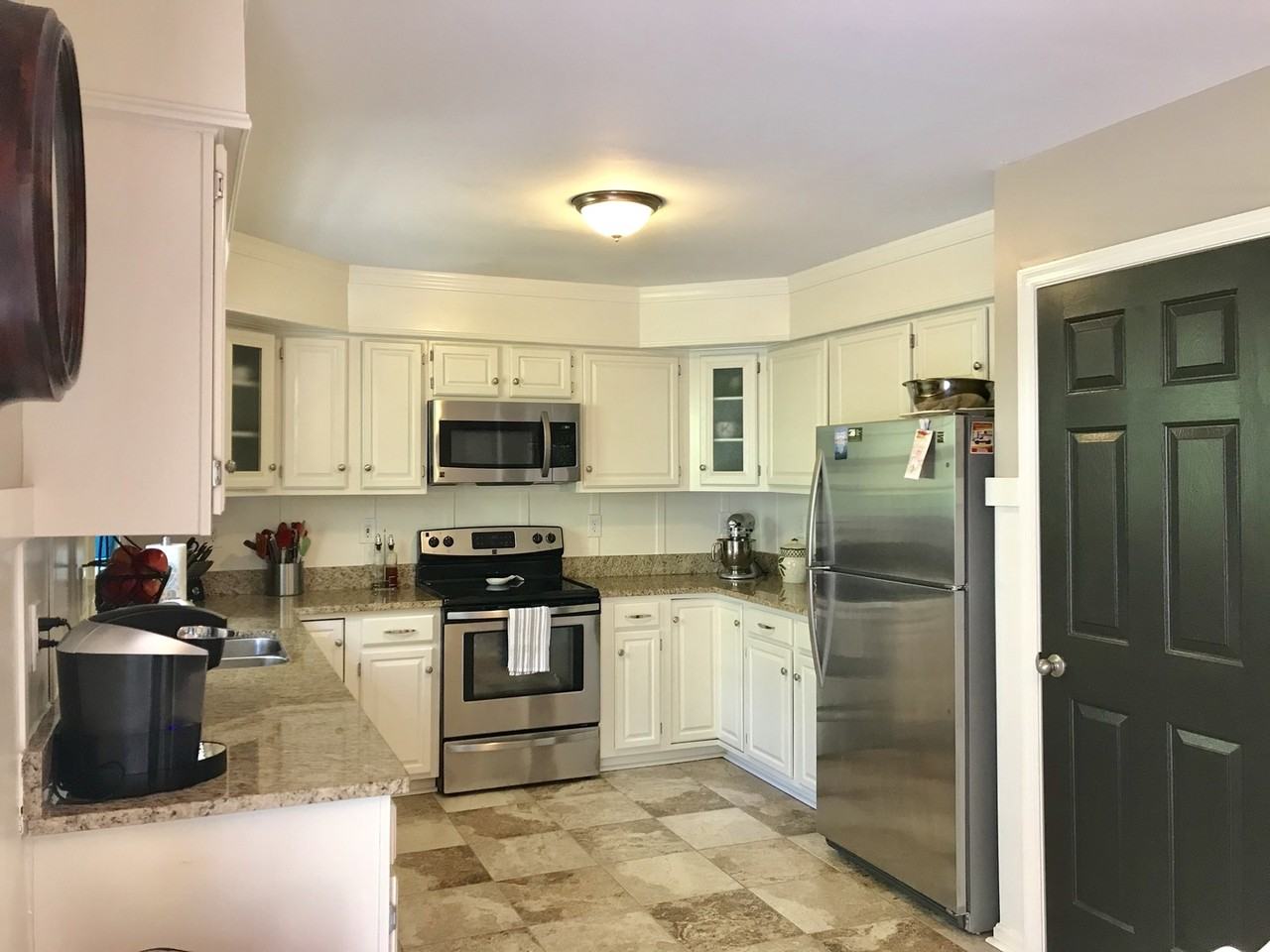 8 Plumosa Dr - Photo 4 of 26