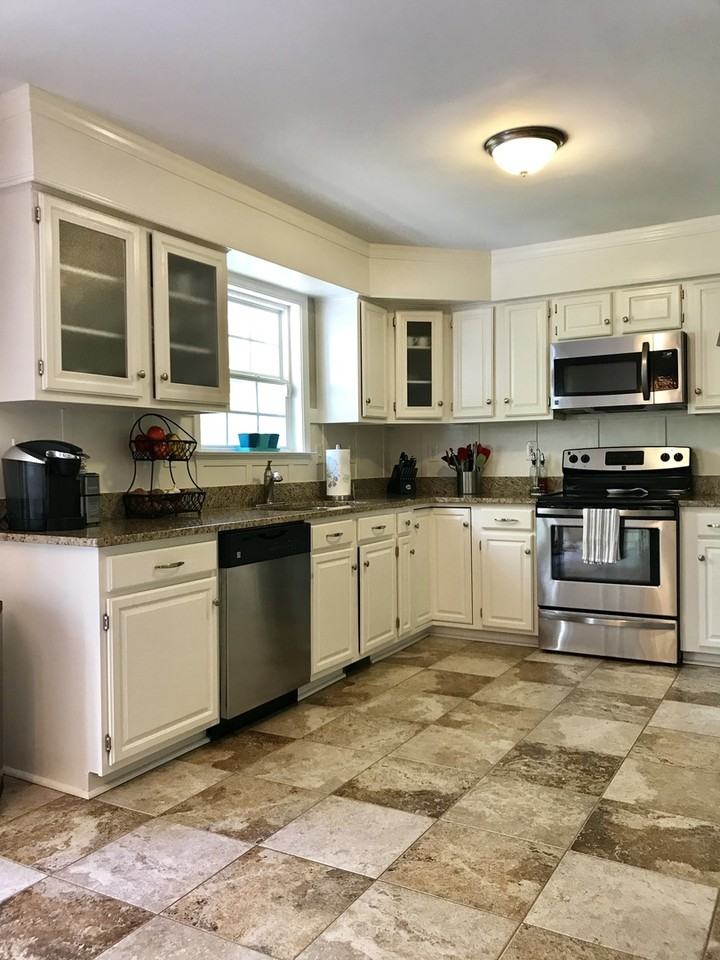 8 Plumosa Dr - Photo 5 of 26