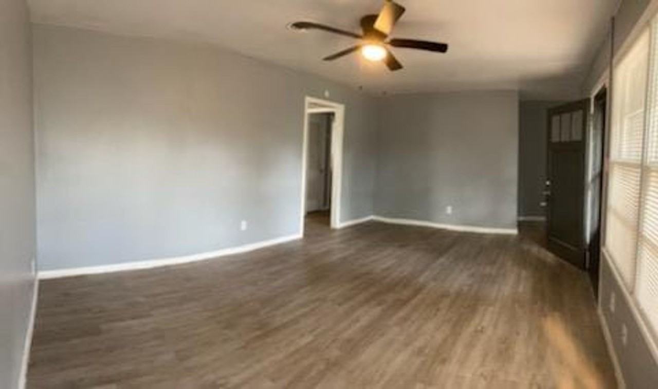 1920 44th St - Photo 3 of 8