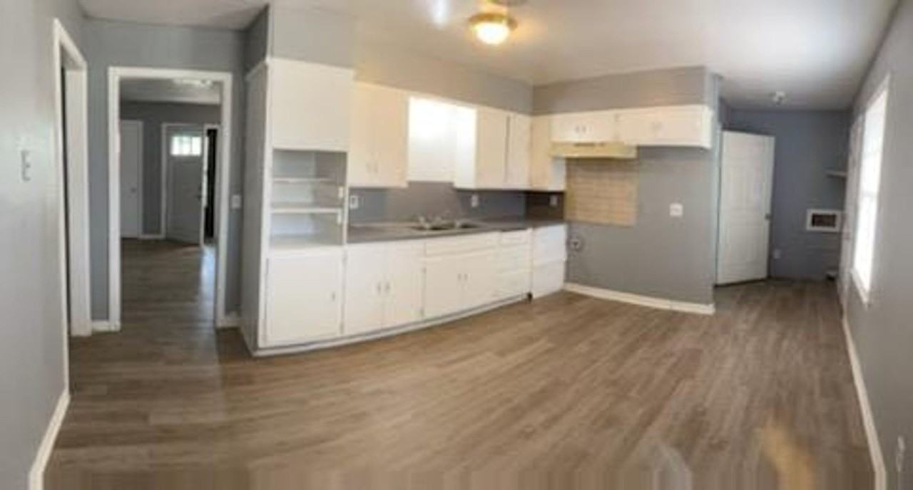 1920 44th St - Photo 4 of 8