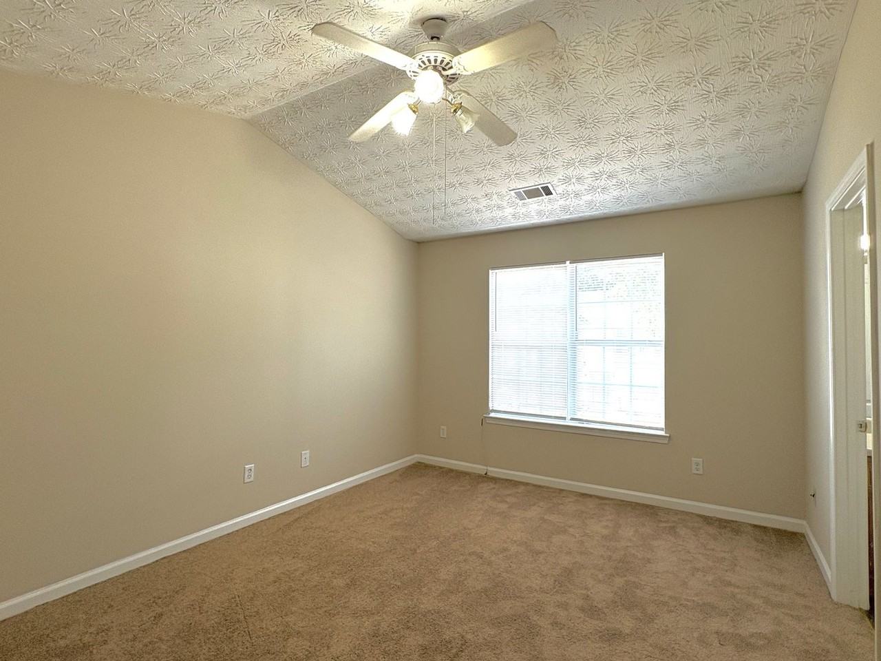 5044 Chupp Way Cir - Photo 7 of 14