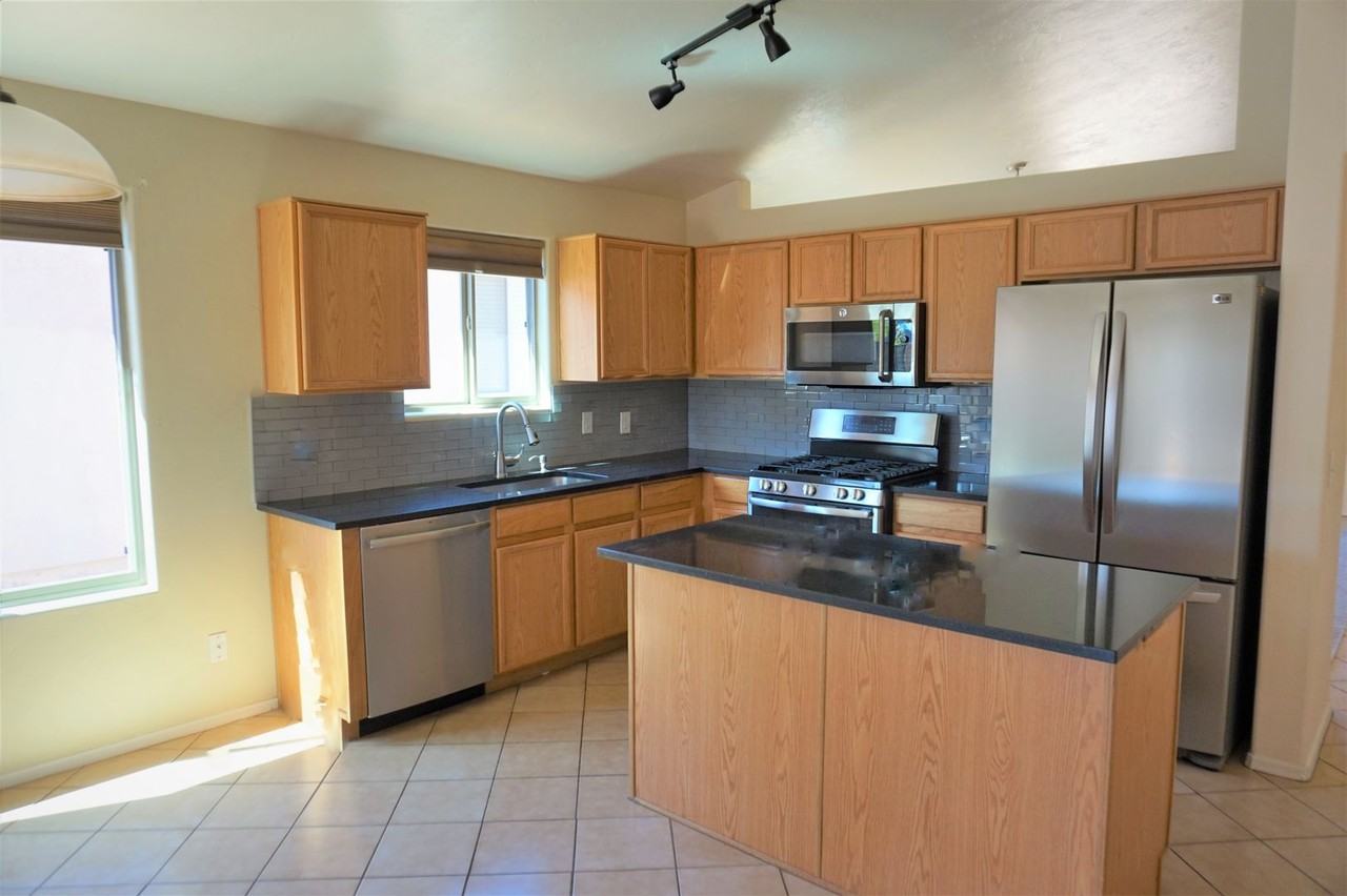 2173 Calle Patina - Photo 4 of 16