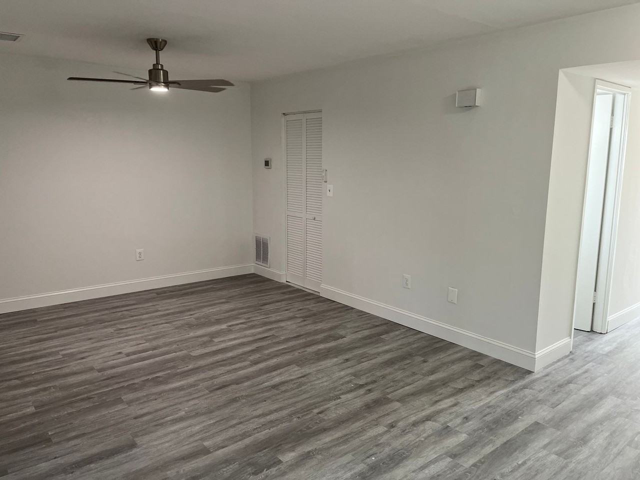 1308 Wexford Ct - Photo 3 of 12