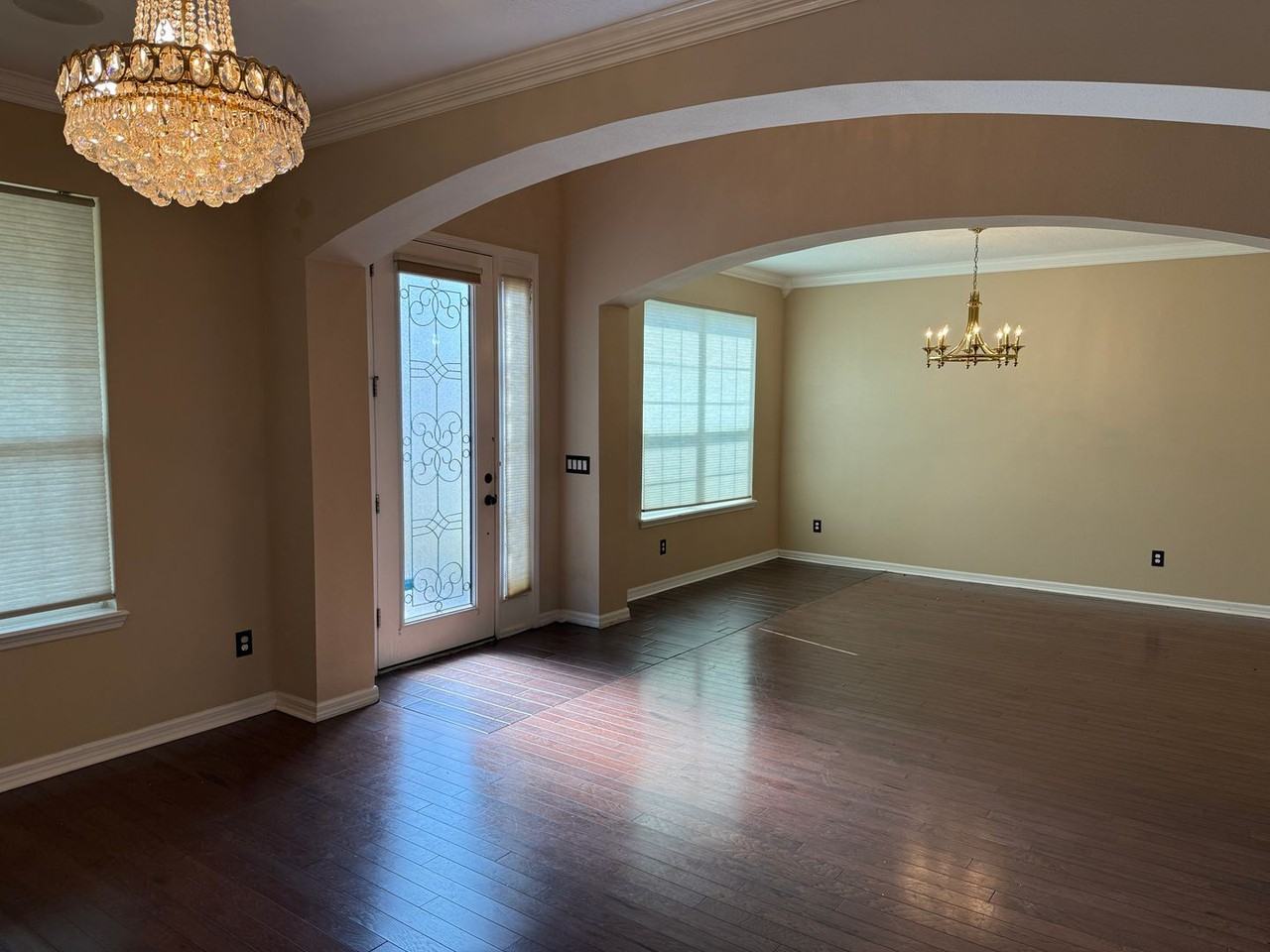 2478 Linkwood Ave - Photo 3 of 44