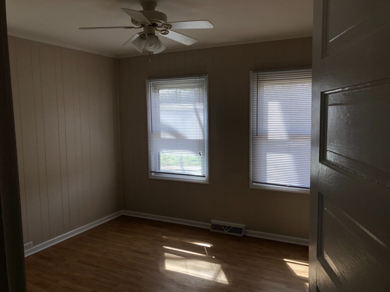 902 Bringle Ferry Rd - Photo 4 of 7