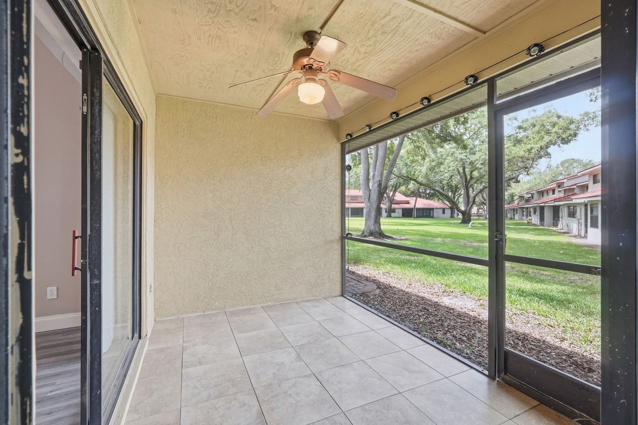 7528 Fenwick Cove Ln - Photo 5 of 34