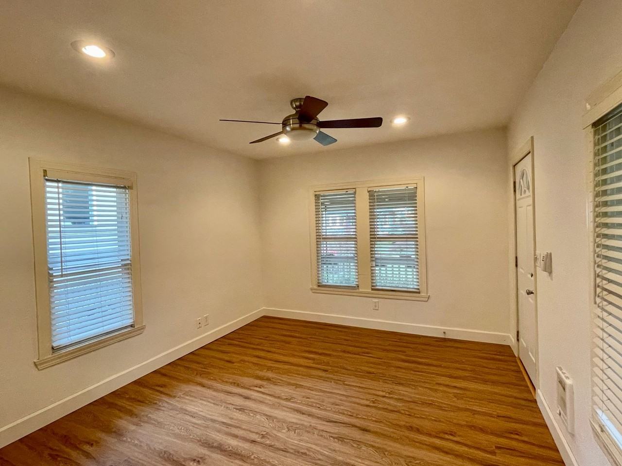 7116 Se Steele St - Photo 3 of 19