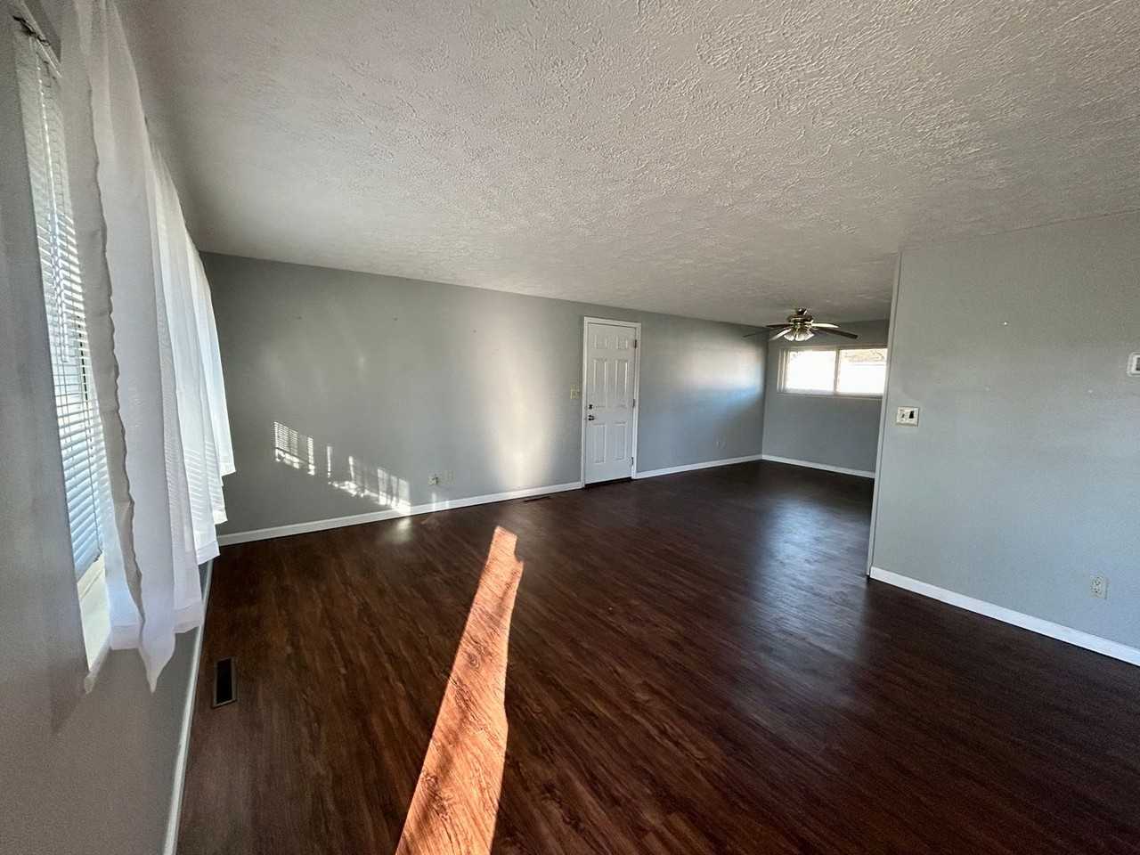 3928 Elmira Dr - Photo 5 of 27