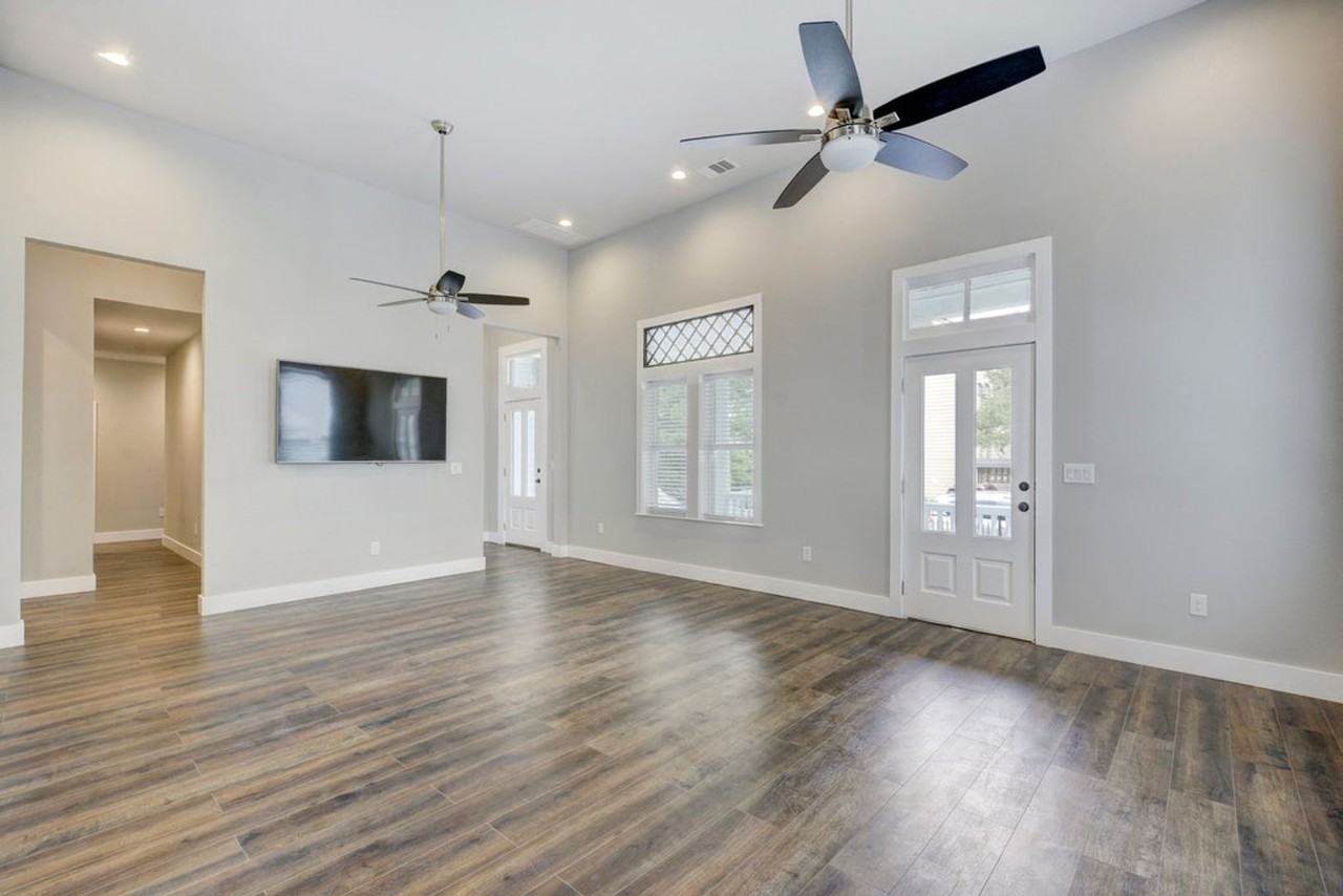 901 Shoal Cliff Ct - Photo 3 of 25