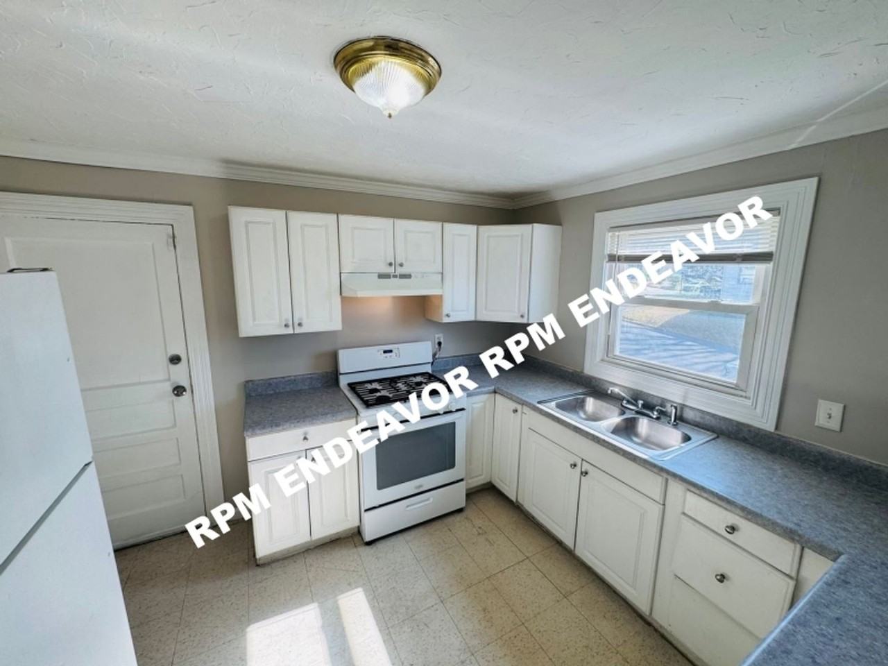 5615 Beldon Dr - Photo 3 of 16