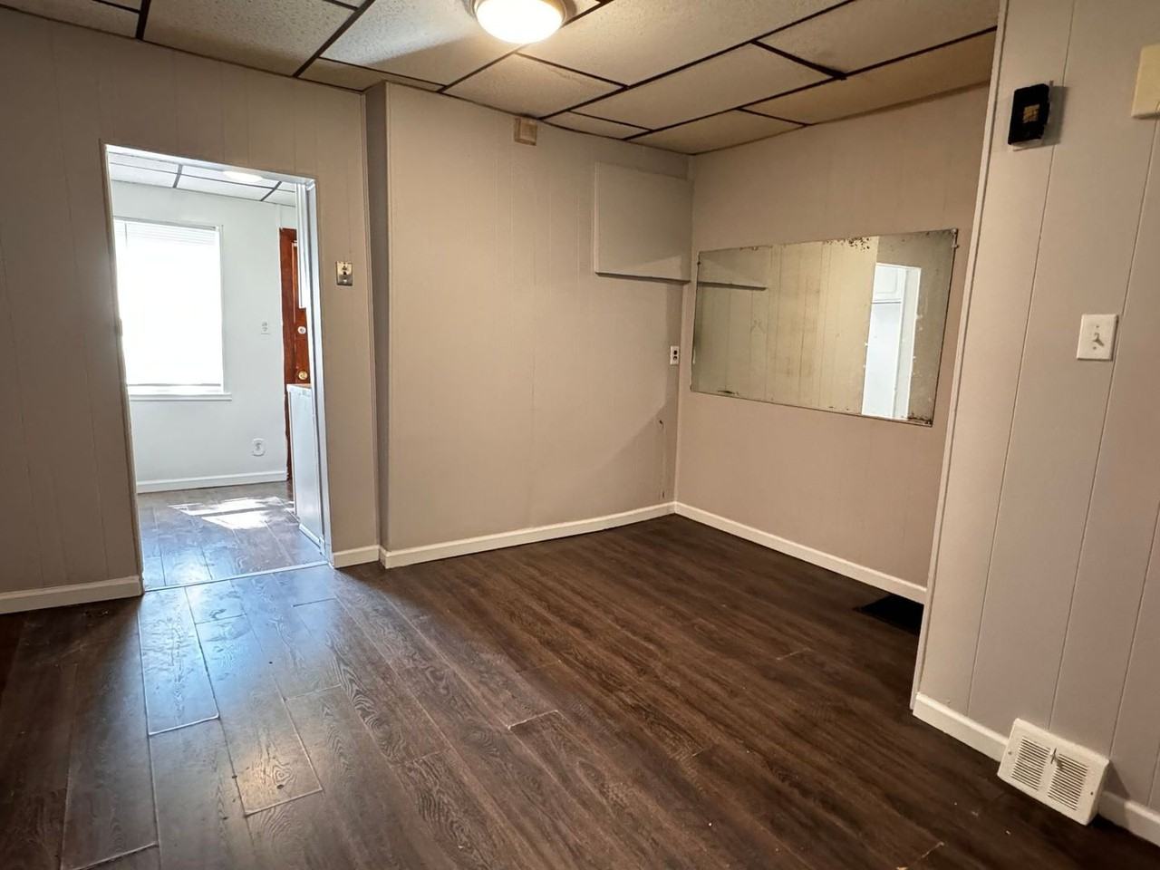 210 N Avondale St - Photo 6 of 8