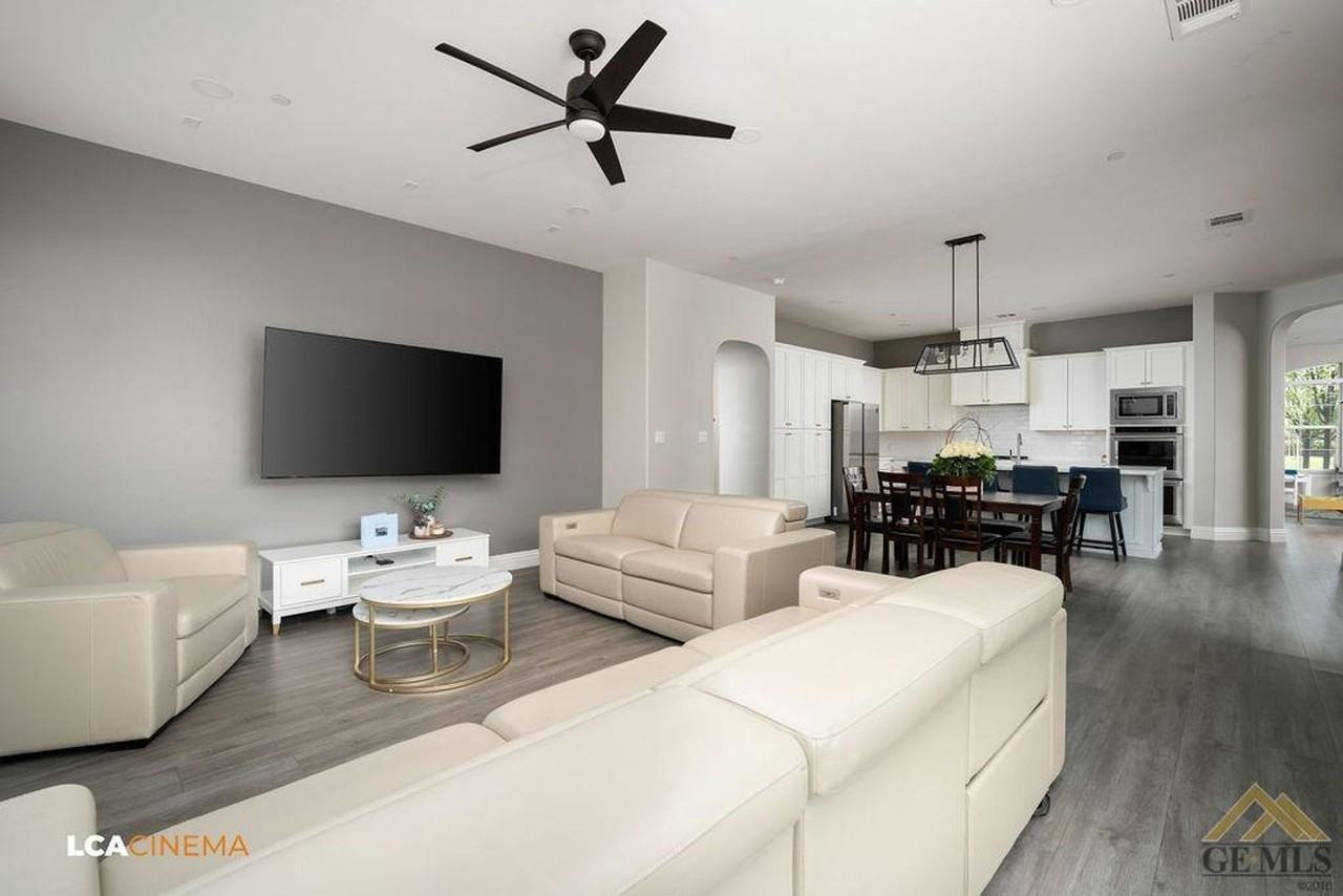 2917 Barrowby St - Photo 4 of 28