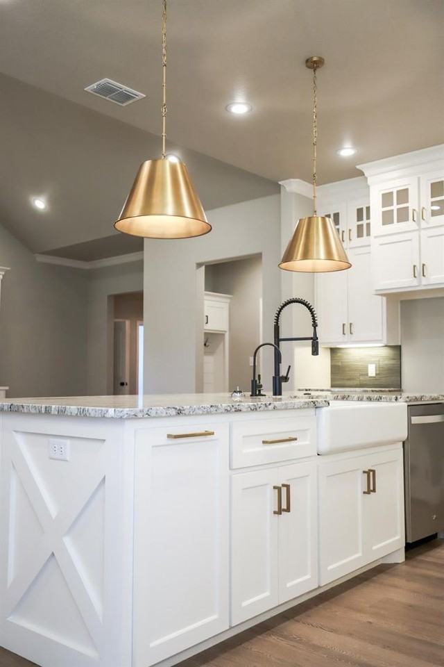 5710 117th St - Photo 5 of 35