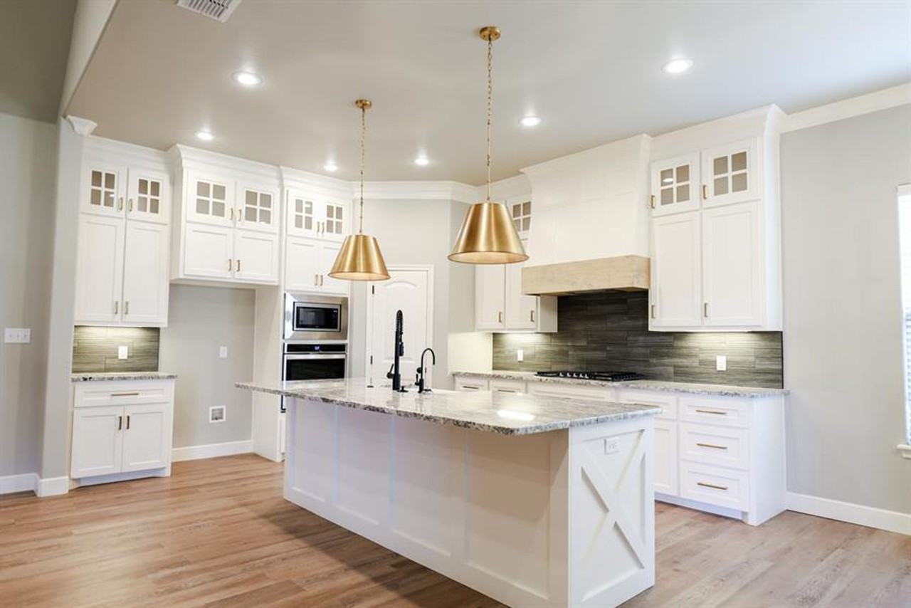 5710 117th St - Photo 6 of 35