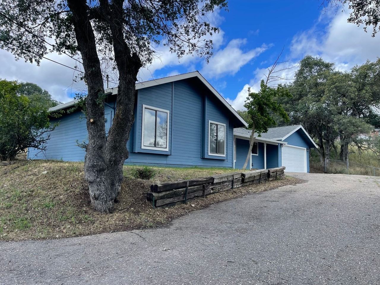 3664 Laurent Dr - Photo 2 of 25