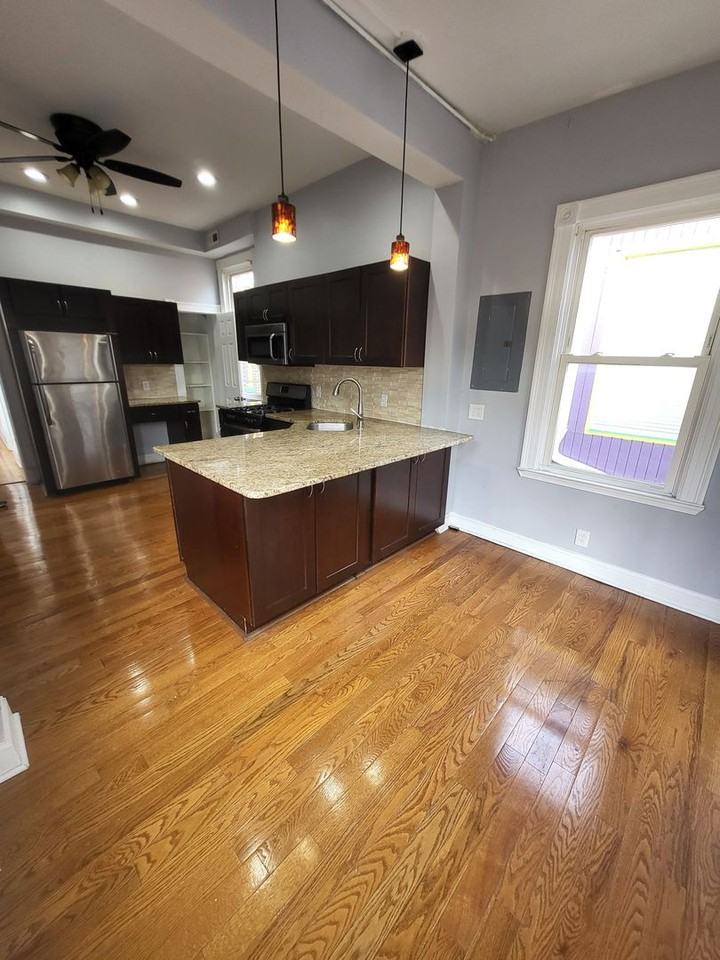 2619 Saint Paul St - Photo 6 of 16