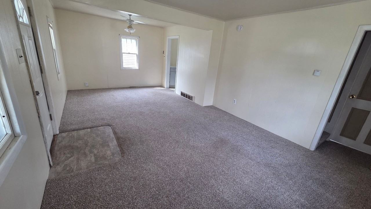 121 Clinton St - Photo 3 of 15