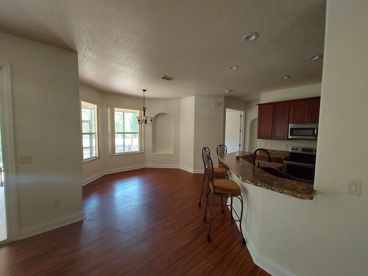 316 W Wason St - Photo 5 of 30