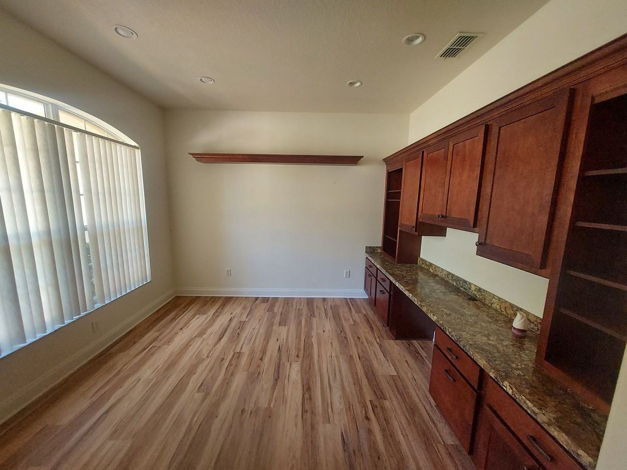 316 W Wason St - Photo 7 of 30