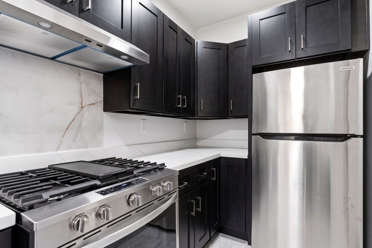 1929 9th Ave - Photo 6 of 18