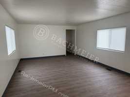 featured image of 2918 Ne Riverside Ave