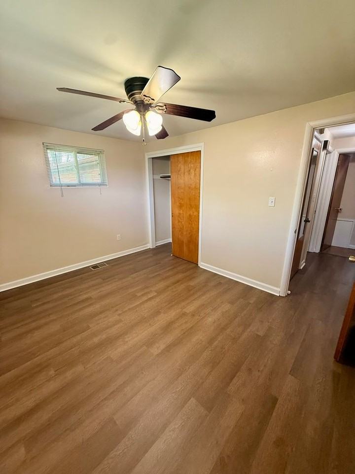 954 Brubaker Dr - Photo 3 of 11