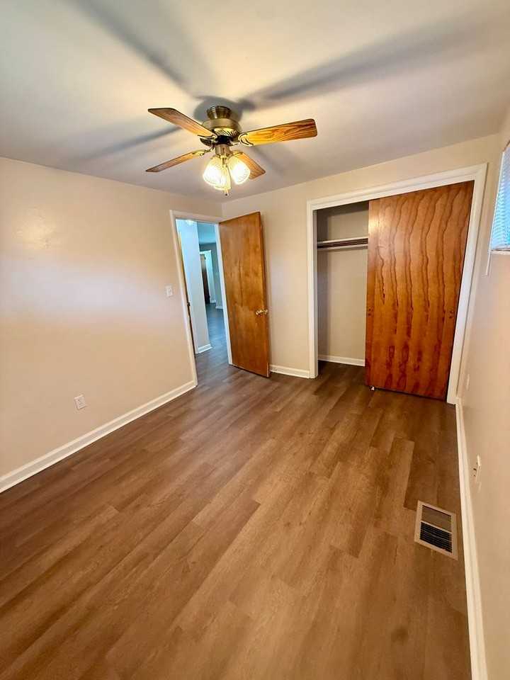 954 Brubaker Dr - Photo 4 of 11