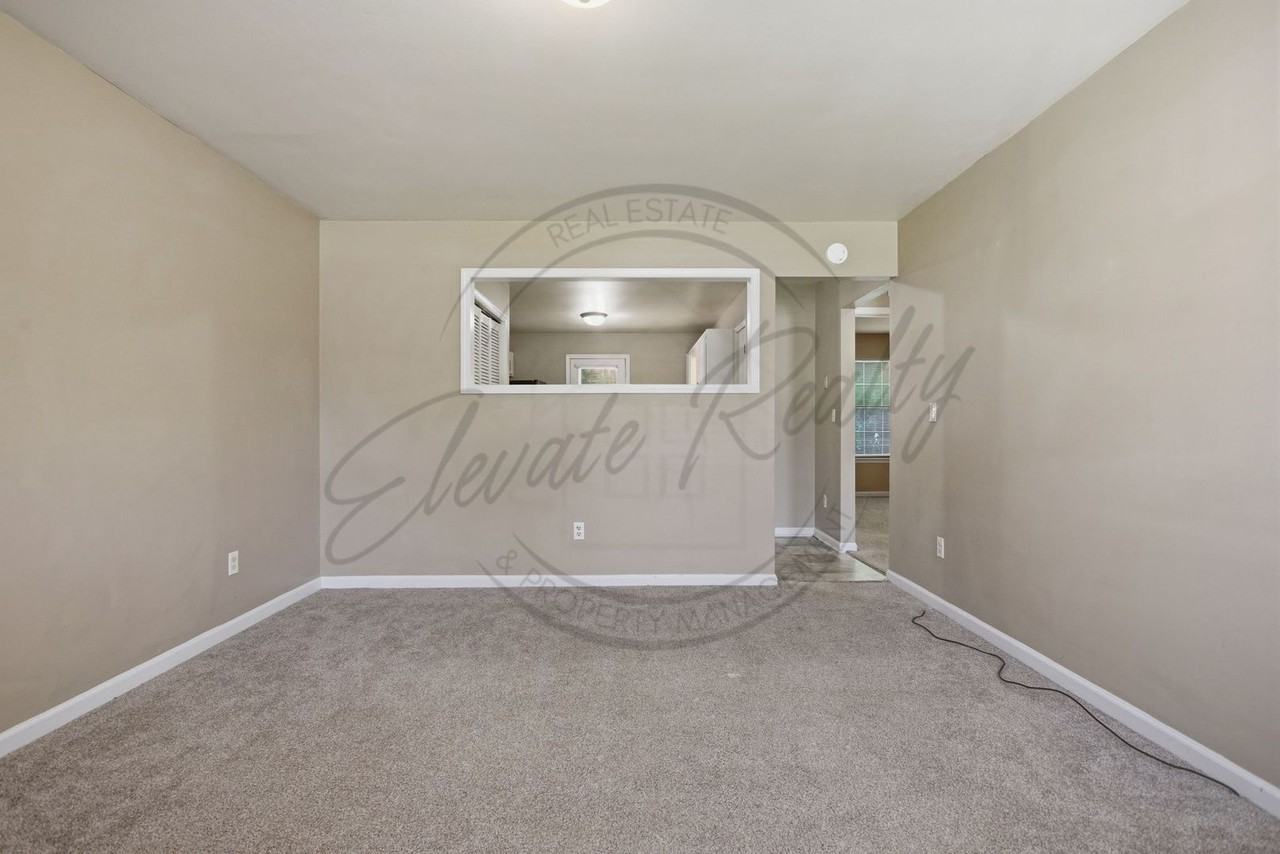 109 Cloverdale Dr #B - Photo 6 of 24