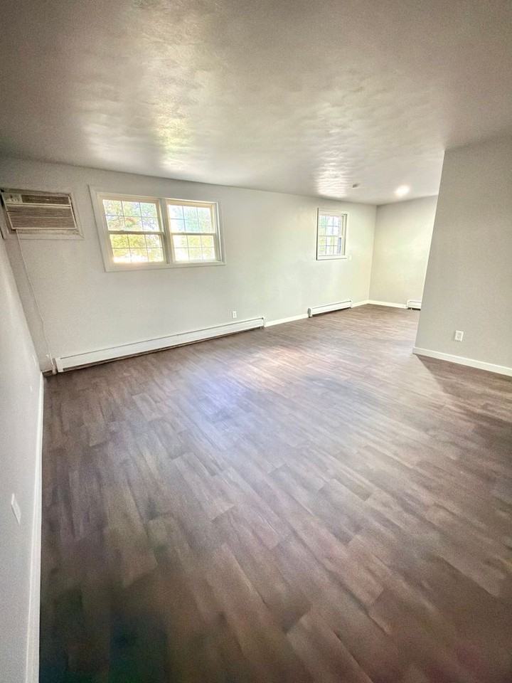 1505 E 39th Street - Photo 2 of 12