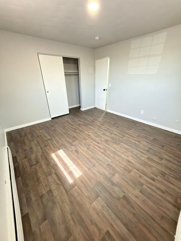 1505 E 39th Street - Photo 6 of 12