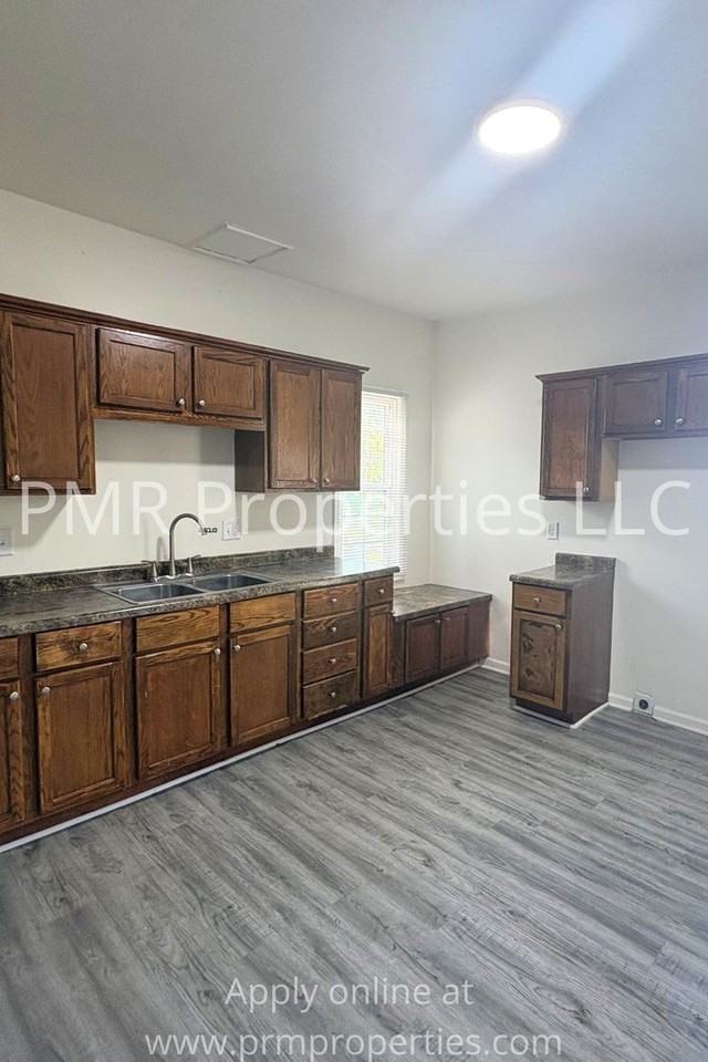 1610 S 17th St - Photo 2 of 22