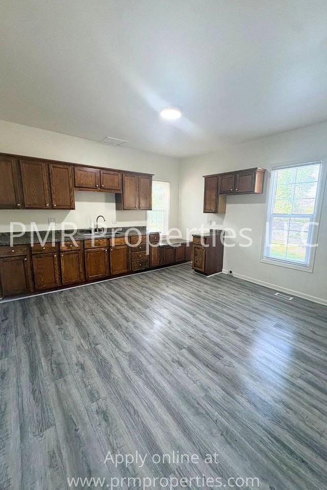 1610 S 17th St - Photo 3 of 22