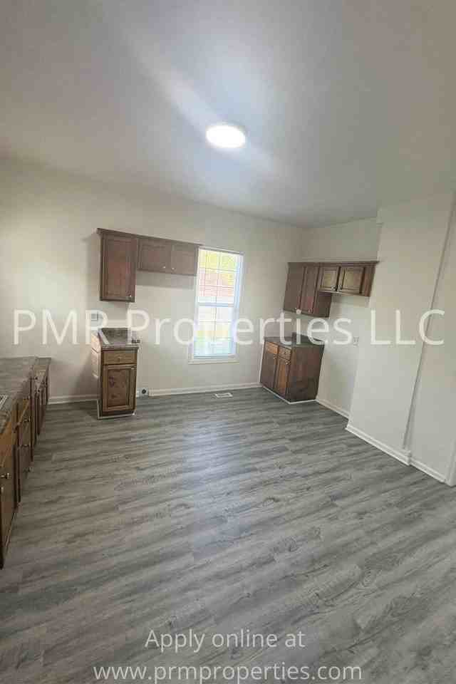 1610 S 17th St - Photo 4 of 22