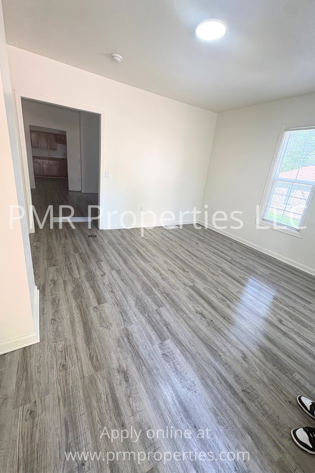 1610 S 17th St - Photo 7 of 22