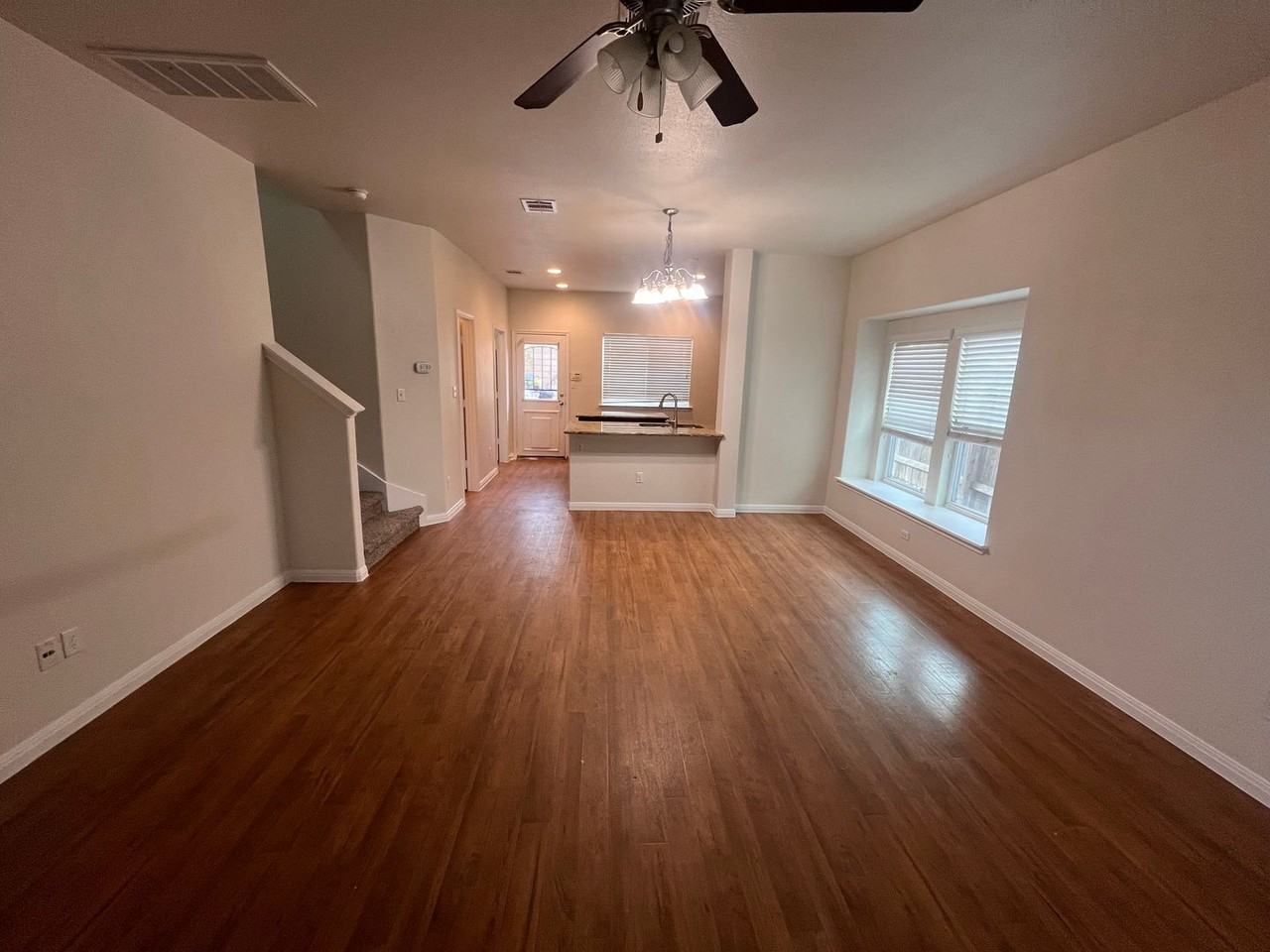 138 Preston Trl - Photo 3 of 11