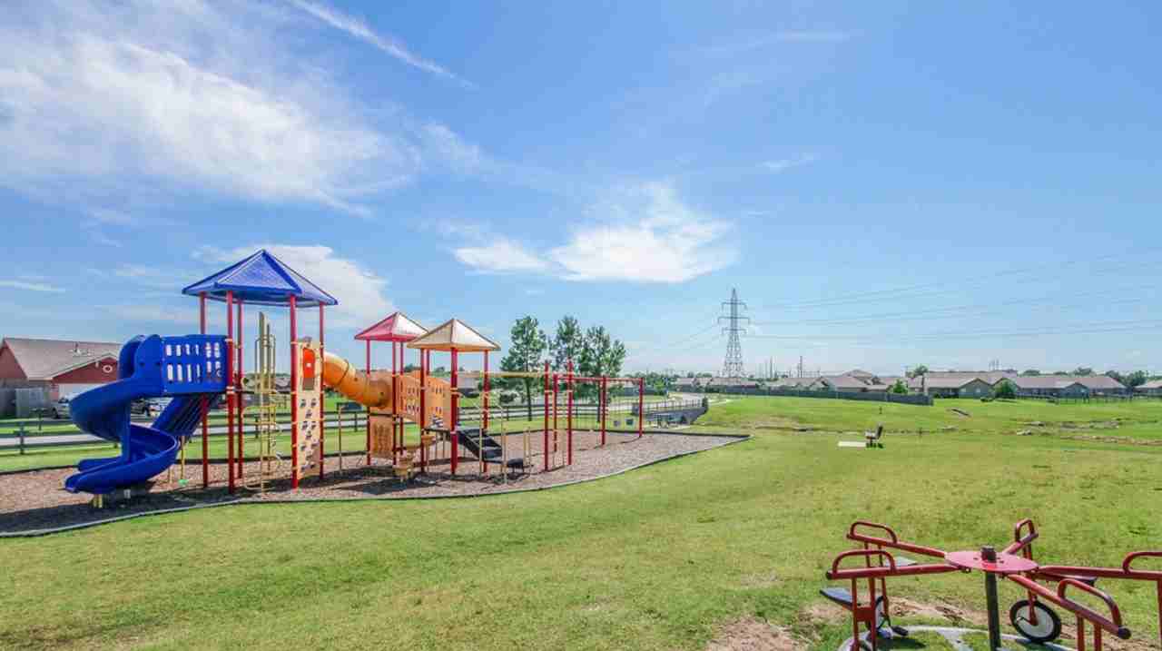 10716 N 147th East Ave - Photo 4 of 7