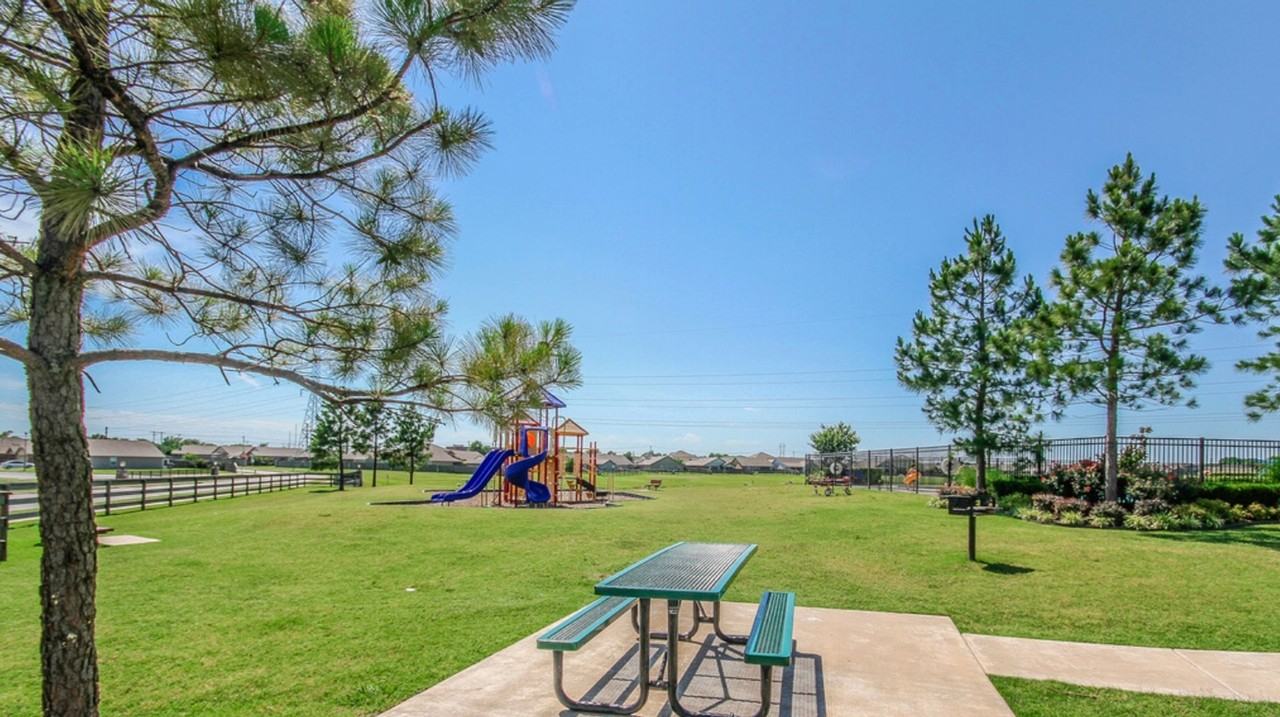 10716 N 147th East Ave - Photo 5 of 7