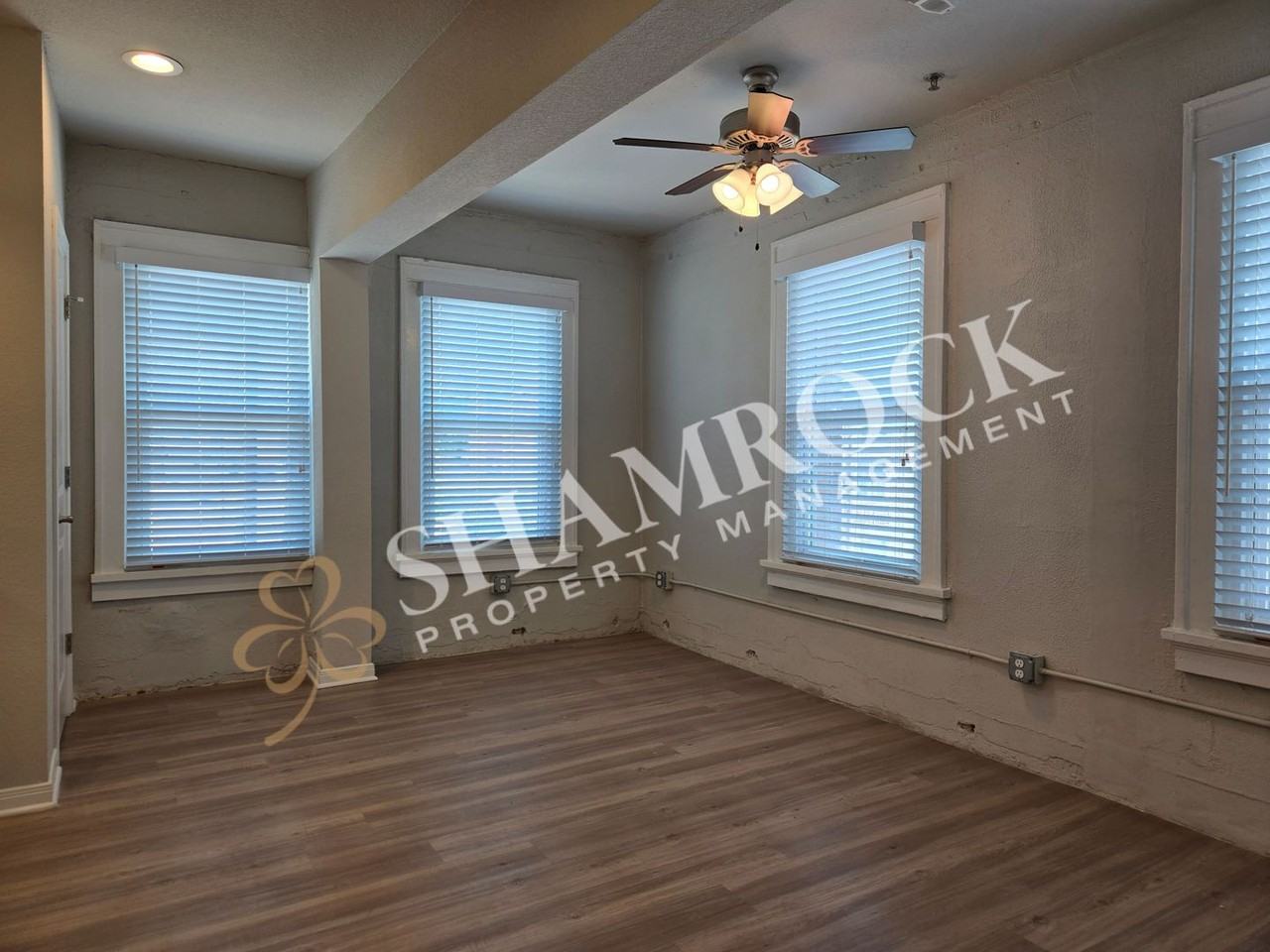 1307 Austin Ave #305 - Photo 5 of 11