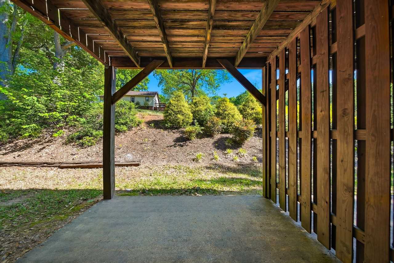 655 7th Ave Sw #2 - Photo 2 of 10