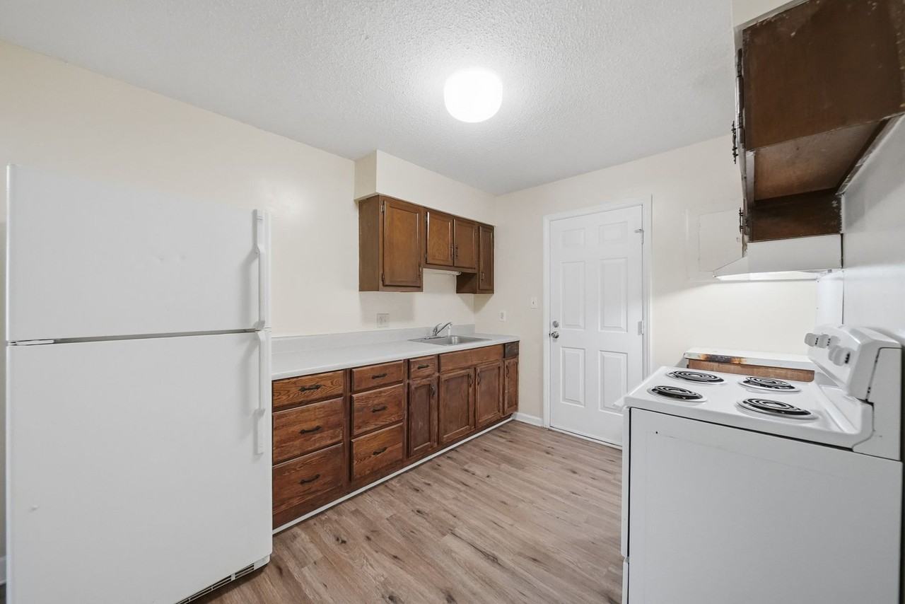 655 7th Ave Sw #2 - Photo 6 of 10