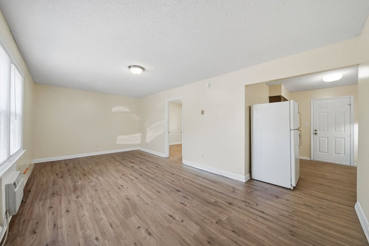 655 7th Ave Sw #2 - Photo 7 of 10