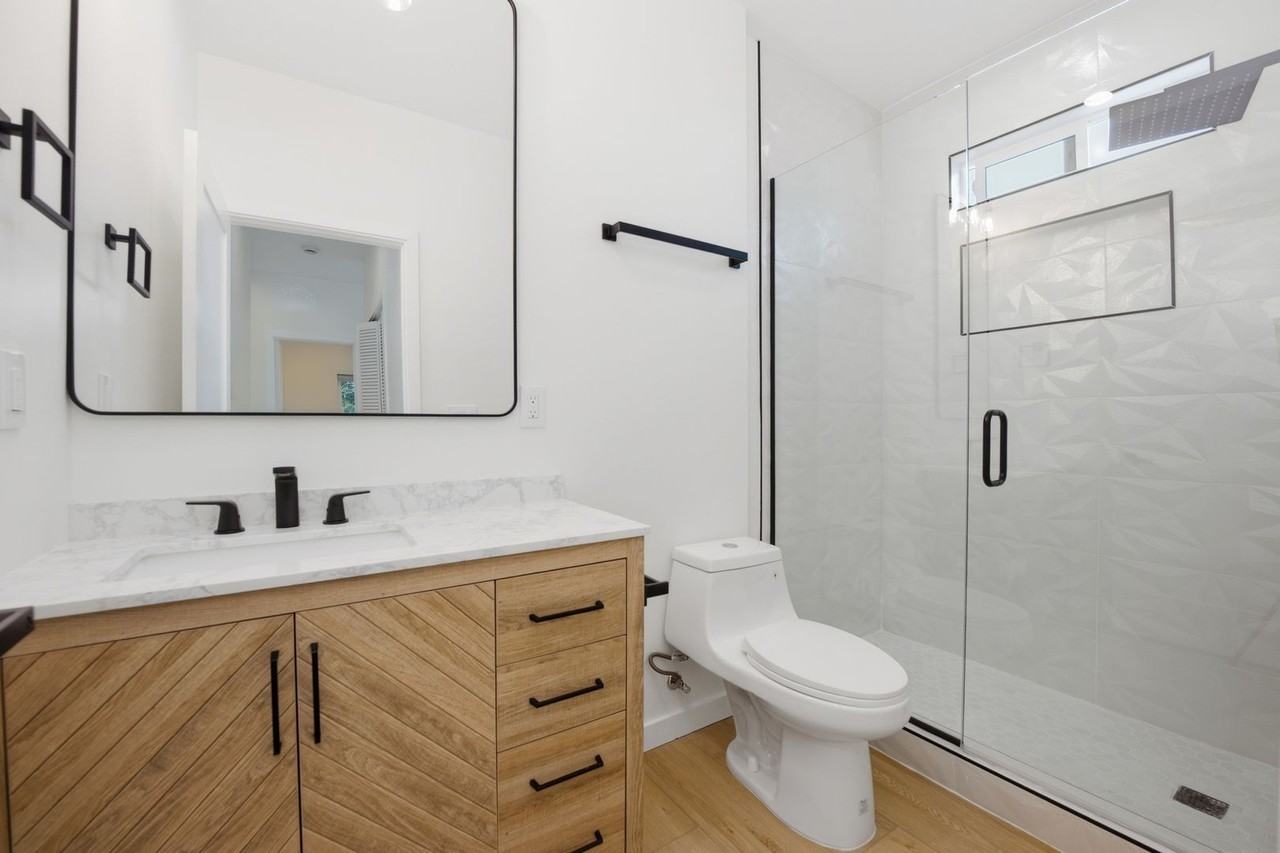 6414 Cleo St - Photo 4 of 19