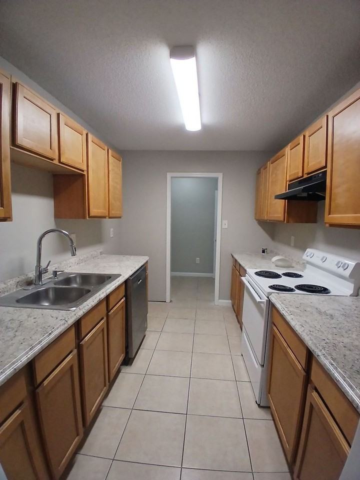 3378 Fairbanks St - Photo 7 of 18