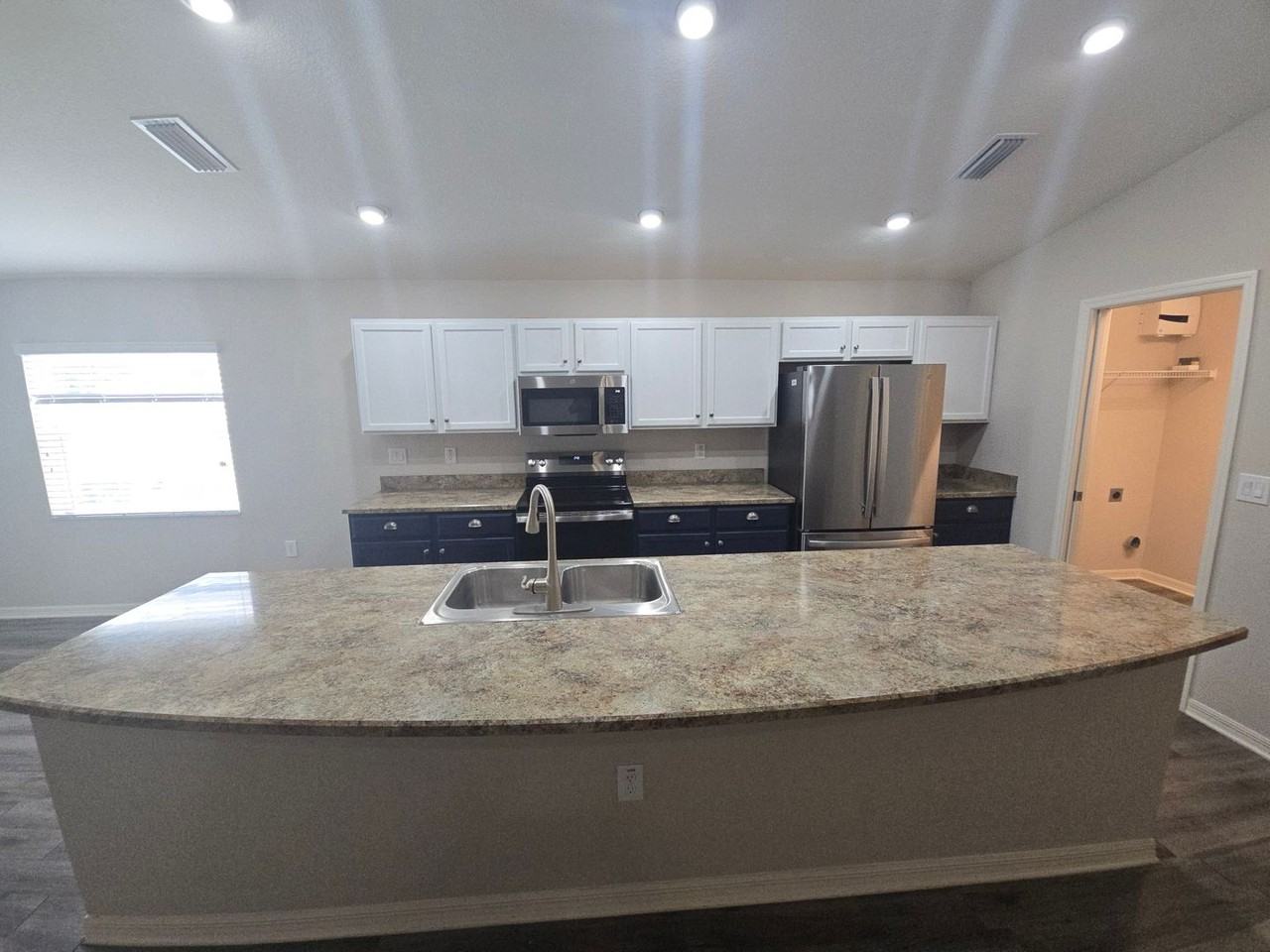 1906 Danes Ct - Photo 4 of 18