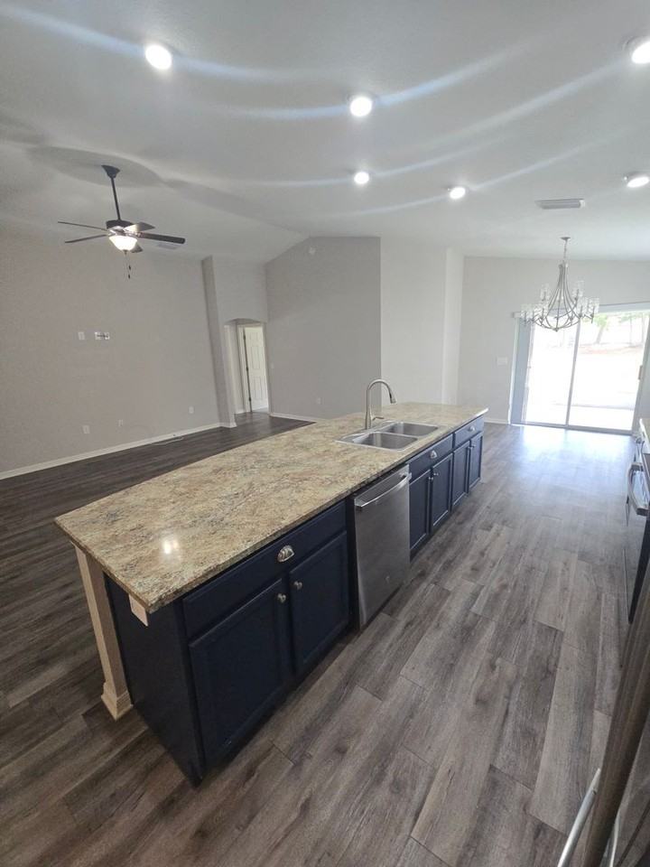 1906 Danes Ct - Photo 5 of 18