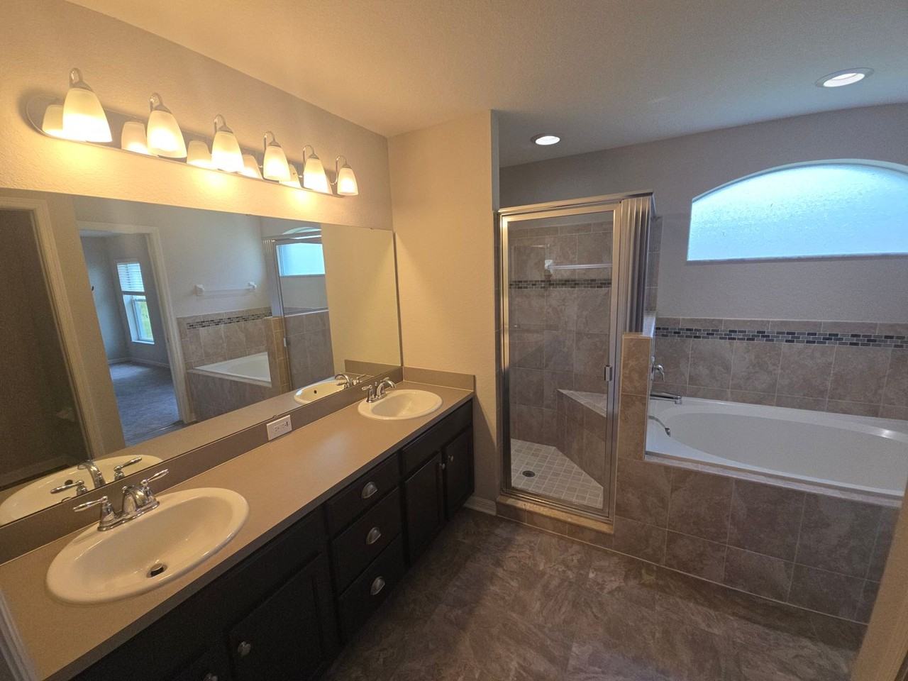 1906 Danes Ct - Photo 7 of 18